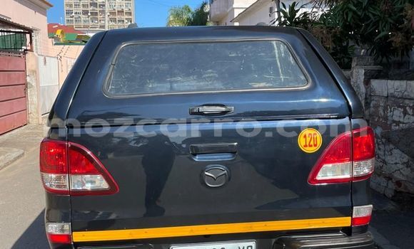 Nunua Ilio tumika Mazda BT-50 Bluu Gari ndani ya Maputo nchini Maputo Nunua Ilio tumika Mazda BT-50 Bluu Gari ndani ya Maputo nchini Maputo