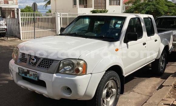 Nunua Ilio tumika Nissan Hardbody Nyeupe Gari ndani ya Maputo nchini Maputo Nunua Ilio tumika Nissan Hardbody Nyeupe Gari ndani ya Maputo nchini Maputo