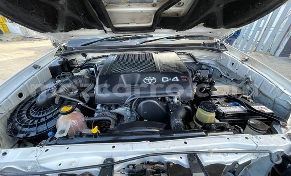 Comprar Usado Toyota Hilux Branco Carro em Maputo em Maputo