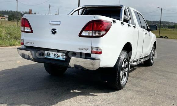 Tenga Tsaru Mazda BT-50 Chena Mota in Maputo in Maputo Tenga Tsaru Mazda BT-50 Chena Mota in Maputo in Maputo