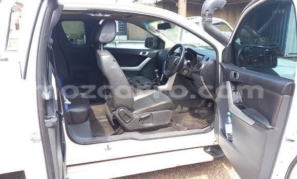 Nunua Ilio tumika Mazda BT-50 Nyeupe Gari ndani ya Maputo nchini Maputo Nunua Ilio tumika Mazda BT-50 Nyeupe Gari ndani ya Maputo nchini Maputo
