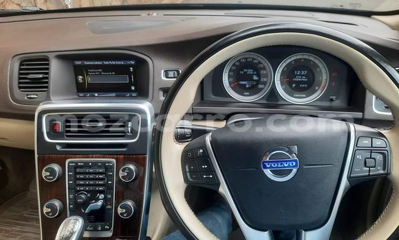 Comprar Usado Volvo S60 Azul Carro em Maputo em Maputo Comprar Usado Volvo S60 Azul Carro em Maputo em Maputo