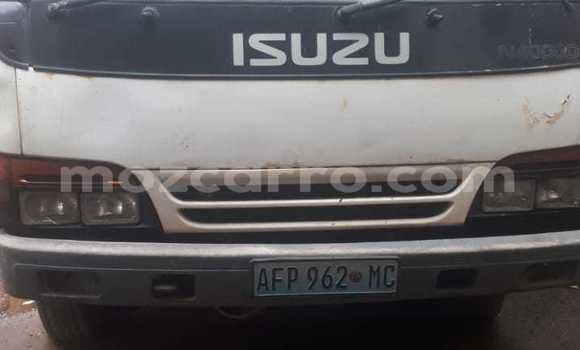 Comprar Usado Isuzu FTR 850 Branco Caminhão em Maputo em Maputo Comprar Usado Isuzu FTR 850 Branco Caminhão em Maputo em Maputo