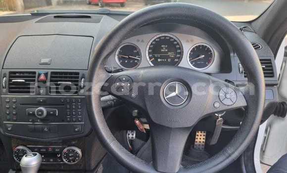 Nunua Ilio tumika Mercedes-Benz C-Classe Nyeupe Gari ndani ya Maputo nchini Maputo Nunua Ilio tumika Mercedes-Benz C-Classe Nyeupe Gari ndani ya Maputo nchini Maputo