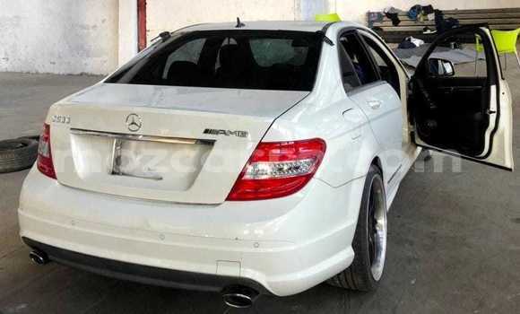 Nunua Ilio tumika Mercedes-Benz C-Classe Nyeupe Gari ndani ya Maputo nchini Maputo Nunua Ilio tumika Mercedes-Benz C-Classe Nyeupe Gari ndani ya Maputo nchini Maputo