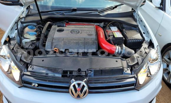Nunua Ilio tumika Volkswagen Golf Nyeupe Gari ndani ya Maputo nchini Maputo Nunua Ilio tumika Volkswagen Golf Nyeupe Gari ndani ya Maputo nchini Maputo