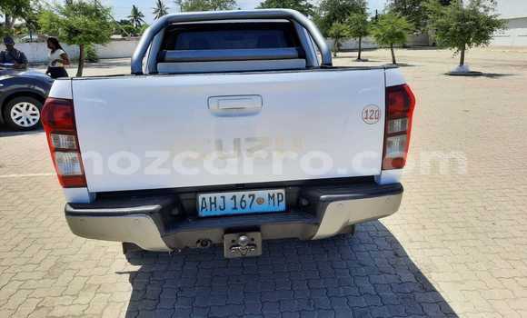 Nunua Ilio tumika Isuzu D-MAX Nyeupe Gari ndani ya Maputo nchini Maputo Nunua Ilio tumika Isuzu D-MAX Nyeupe Gari ndani ya Maputo nchini Maputo