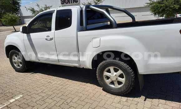 Nunua Ilio tumika Isuzu D-MAX Nyeupe Gari ndani ya Maputo nchini Maputo Nunua Ilio tumika Isuzu D-MAX Nyeupe Gari ndani ya Maputo nchini Maputo