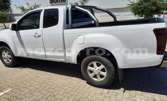 Nunua Ilio tumika Isuzu D-MAX Nyeupe Gari ndani ya Maputo nchini Maputo Nunua Ilio tumika Isuzu D-MAX Nyeupe Gari ndani ya Maputo nchini Maputo