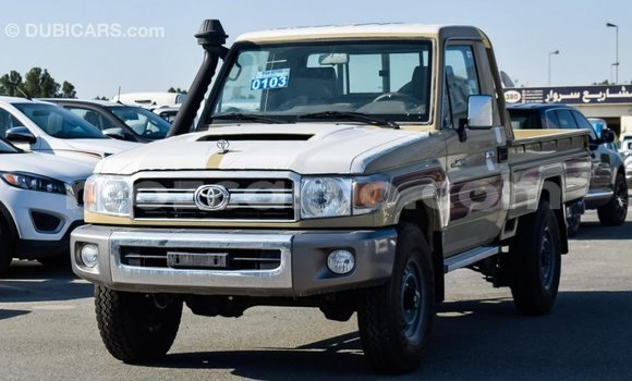 Comprar Importar Toyota Land Cruiser Bege Carro em Import - Dubai em Cabo Delgado Comprar Importar Toyota Land Cruiser Bege Carro em Import - Dubai em Cabo Delgado