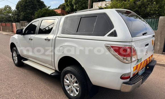 Comprar Usado Mazda BT-50 Branco Carro em Maputo em Maputo Comprar Usado Mazda BT-50 Branco Carro em Maputo em Maputo