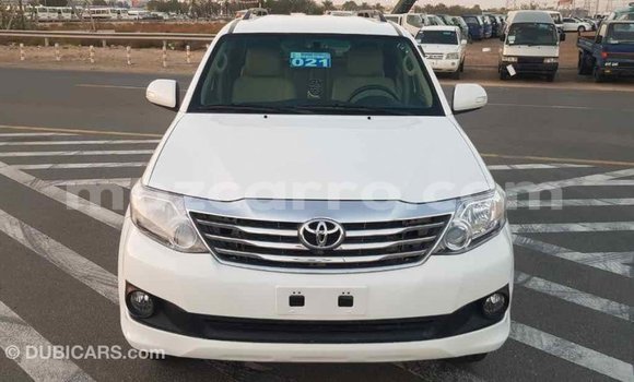 Comprar Importar Toyota Fortuner Branco Carro em Import - Dubai em Cabo Delgado Comprar Importar Toyota Fortuner Branco Carro em Import - Dubai em Cabo Delgado