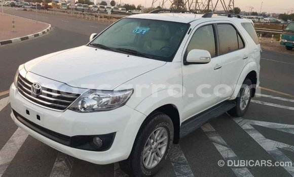 Comprar Importar Toyota Fortuner Branco Carro em Import - Dubai em Cabo Delgado Comprar Importar Toyota Fortuner Branco Carro em Import - Dubai em Cabo Delgado