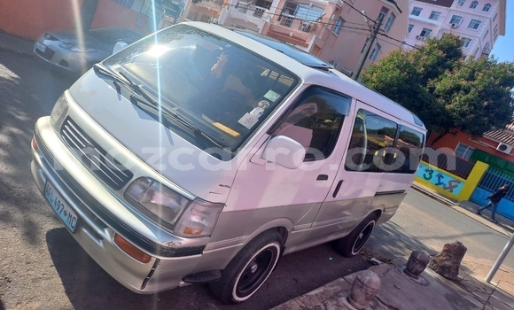 Nunua Ilio tumika Toyota Hiace Nyingine Gari ndani ya Maputo nchini Maputo Nunua Ilio tumika Toyota Hiace Nyingine Gari ndani ya Maputo nchini Maputo