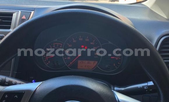 Comprar Usado Toyota Ractis Azul Carro em Maputo em Maputo Comprar Usado Toyota Ractis Azul Carro em Maputo em Maputo