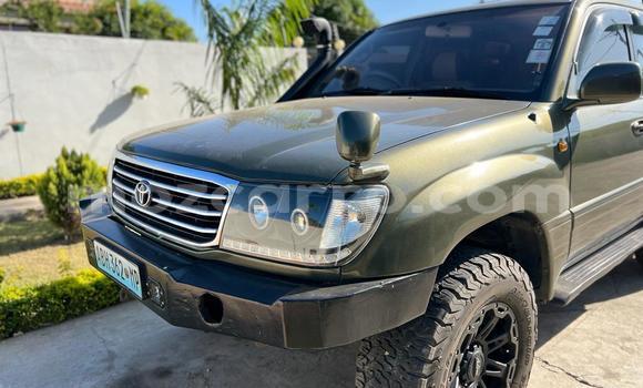 Nunua Ilio tumika Toyota Land Cruiser Prado Kijani Gari ndani ya Maputo nchini Maputo Nunua Ilio tumika Toyota Land Cruiser Prado Kijani Gari ndani ya Maputo nchini Maputo