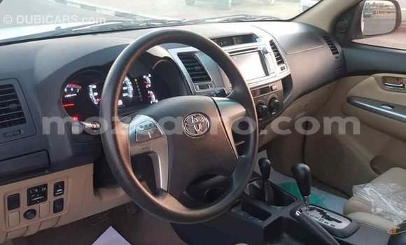 Comprar Importar Toyota Fortuner Branco Carro em Import - Dubai em Cabo Delgado Comprar Importar Toyota Fortuner Branco Carro em Import - Dubai em Cabo Delgado