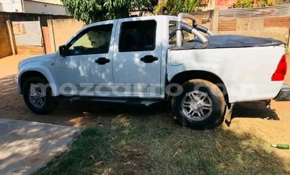 Comprar Usado Isuzu D-MAX Branco Carro em Maputo em Maputo Comprar Usado Isuzu D-MAX Branco Carro em Maputo em Maputo