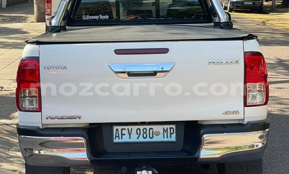 Nunua Ilio tumika Toyota Hiluxe Revo Nyeupe Gari ndani ya Maputo nchini Maputo Nunua Ilio tumika Toyota Hiluxe Revo Nyeupe Gari ndani ya Maputo nchini Maputo