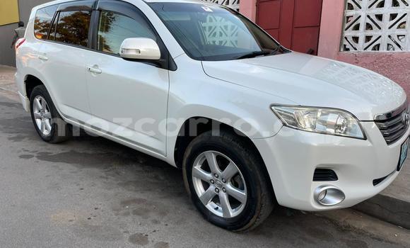 Nunua Ilio tumika Toyota Vanguard Nyeupe Gari ndani ya Maputo nchini Maputo Nunua Ilio tumika Toyota Vanguard Nyeupe Gari ndani ya Maputo nchini Maputo