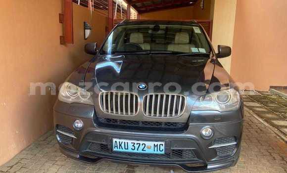 Nunua Ilio tumika BMW X5 Bluu Gari ndani ya Maputo nchini Maputo