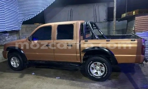 Comprar Usado Mazda 121 De outros Carro em Maputo em Maputo Comprar Usado Mazda 121 De outros Carro em Maputo em Maputo