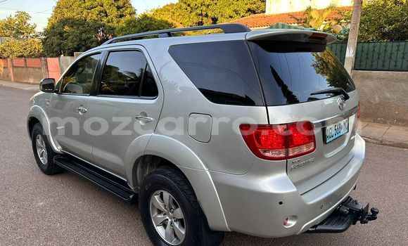 Nunua Ilio tumika Toyota Fortuner Nyingine Gari ndani ya Maputo nchini Maputo Nunua Ilio tumika Toyota Fortuner Nyingine Gari ndani ya Maputo nchini Maputo