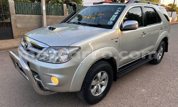Nunua Ilio tumika Toyota Fortuner Nyingine Gari ndani ya Maputo nchini Maputo Nunua Ilio tumika Toyota Fortuner Nyingine Gari ndani ya Maputo nchini Maputo