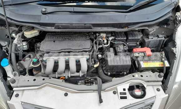 Nunua Ilio tumika Honda Fit Brown Gari ndani ya Maputo nchini Maputo Nunua Ilio tumika Honda Fit Brown Gari ndani ya Maputo nchini Maputo
