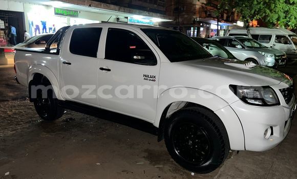 Nunua Ilio tumika Toyota Hilux Nyeupe Gari ndani ya Maputo nchini Maputo Nunua Ilio tumika Toyota Hilux Nyeupe Gari ndani ya Maputo nchini Maputo