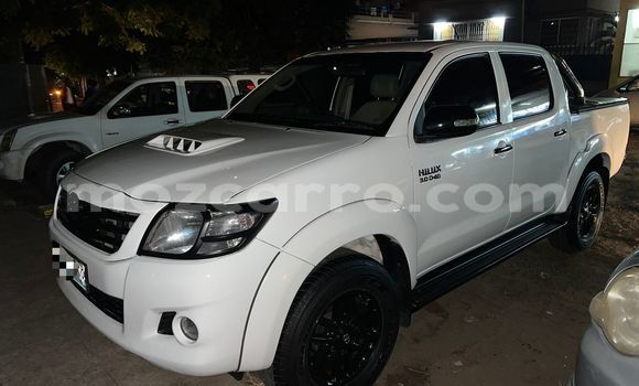 Nunua Ilio tumika Toyota Hilux Nyeupe Gari ndani ya Maputo nchini Maputo Nunua Ilio tumika Toyota Hilux Nyeupe Gari ndani ya Maputo nchini Maputo
