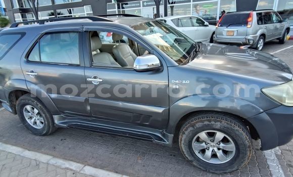 Comprar Usado Toyota Fortuner Preto Carro em Maputo em Maputo Comprar Usado Toyota Fortuner Preto Carro em Maputo em Maputo