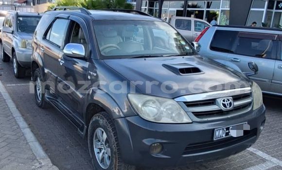 Comprar Usado Toyota Fortuner Preto Carro em Maputo em Maputo Comprar Usado Toyota Fortuner Preto Carro em Maputo em Maputo