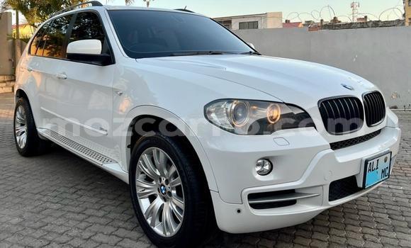 Comprar Usado BMW X5 Branco Carro em Maputo em Maputo