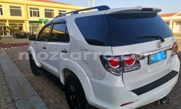 Comprar Usado Toyota Fortuner Branco Carro em Maputo em Maputo Comprar Usado Toyota Fortuner Branco Carro em Maputo em Maputo