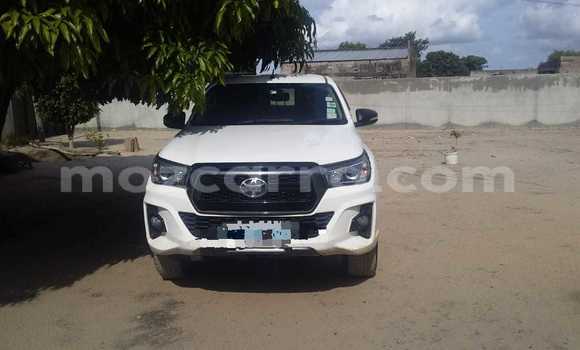 Buy Used Toyota Hiluxe Revo White Car in Maputo in Maputo Buy Used Toyota Hiluxe Revo White Car in Maputo in Maputo