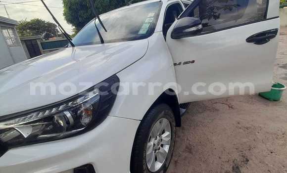 Buy Used Toyota Hiluxe Revo White Car in Maputo in Maputo Buy Used Toyota Hiluxe Revo White Car in Maputo in Maputo