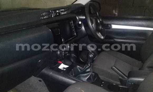 Buy Used Toyota Hiluxe Revo White Car in Maputo in Maputo Buy Used Toyota Hiluxe Revo White Car in Maputo in Maputo