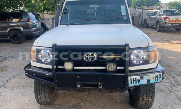 Nunua Ilio tumika Toyota Land Cruiser Nyeupe Gari ndani ya Maputo nchini Maputo Nunua Ilio tumika Toyota Land Cruiser Nyeupe Gari ndani ya Maputo nchini Maputo