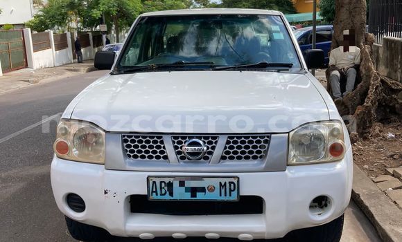 Comprar Usado Nissan Hardbody Branco Carro em Maputo em Maputo