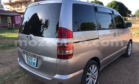 Nunua Ilio tumika Toyota Noah Fedha Gari ndani ya Maputo nchini Maputo Nunua Ilio tumika Toyota Noah Fedha Gari ndani ya Maputo nchini Maputo