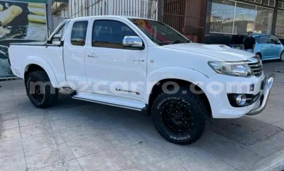 Nunua Ilio tumika Toyota Hilux Nyeupe Gari ndani ya Maputo nchini Maputo Nunua Ilio tumika Toyota Hilux Nyeupe Gari ndani ya Maputo nchini Maputo