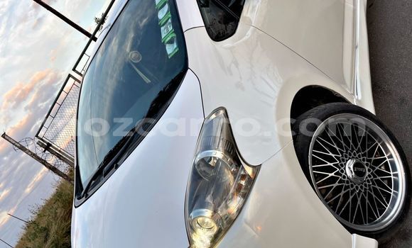 Buy Used Toyota Ractis White Car in Maputo in Maputo Buy Used Toyota Ractis White Car in Maputo in Maputo