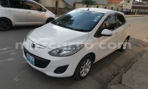 Nunua Ilio tumika Mazda Demio Nyeupe Gari ndani ya Maputo nchini Maputo Nunua Ilio tumika Mazda Demio Nyeupe Gari ndani ya Maputo nchini Maputo