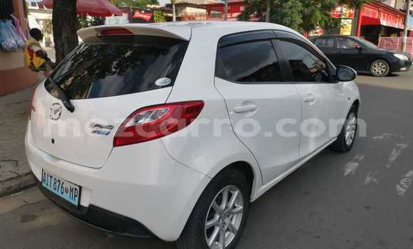 Nunua Ilio tumika Mazda Demio Nyeupe Gari ndani ya Maputo nchini Maputo Nunua Ilio tumika Mazda Demio Nyeupe Gari ndani ya Maputo nchini Maputo
