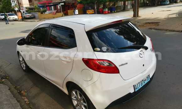 Nunua Ilio tumika Mazda Demio Nyeupe Gari ndani ya Maputo nchini Maputo Nunua Ilio tumika Mazda Demio Nyeupe Gari ndani ya Maputo nchini Maputo