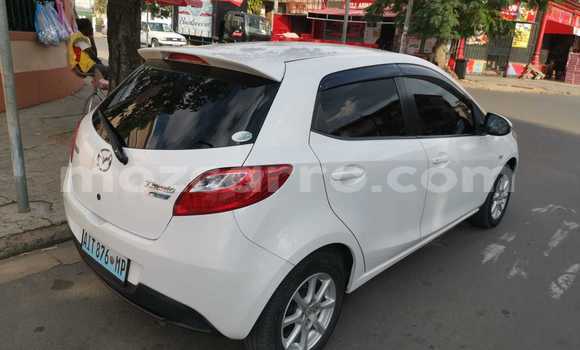 Nunua Ilio tumika Mazda Demio Nyeupe Gari ndani ya Maputo nchini Maputo Nunua Ilio tumika Mazda Demio Nyeupe Gari ndani ya Maputo nchini Maputo