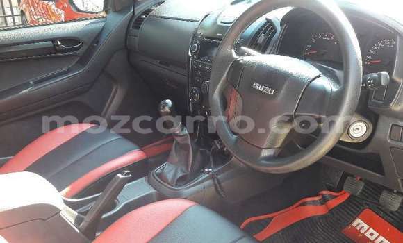 Tenga Tsaru Isuzu KB Bhurawuni Mota in Dondo in Sofala Tenga Tsaru Isuzu KB Bhurawuni Mota in Dondo in Sofala