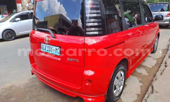 Buy Used Toyota Sienta Red Car in Maputo in Maputo Buy Used Toyota Sienta Red Car in Maputo in Maputo