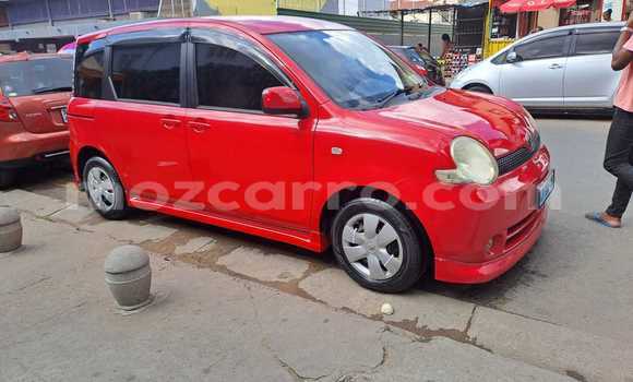 Buy Used Toyota Sienta Red Car in Maputo in Maputo Buy Used Toyota Sienta Red Car in Maputo in Maputo